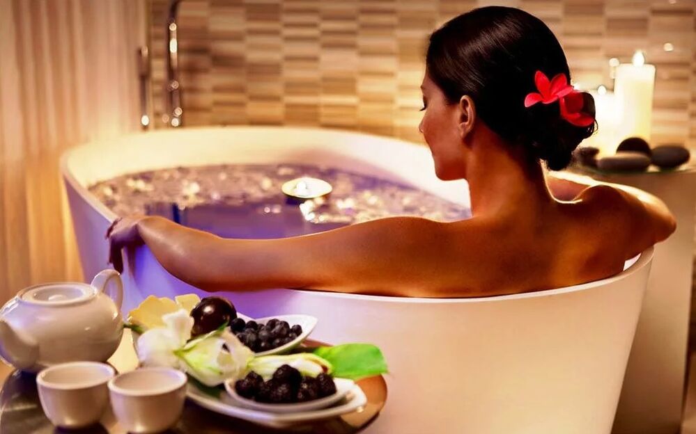 Nhà tắm với muối và thảo mộc