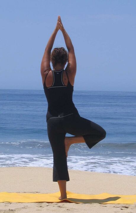 tư thế cây yoga giảm cân